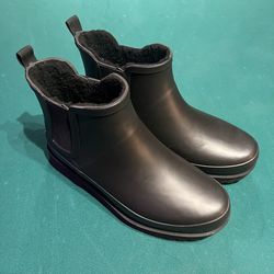 Chooka Woman’s Classic “Chelsea” Waterproof Rain Boot Size 9