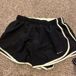 Nike Shorts-Size L