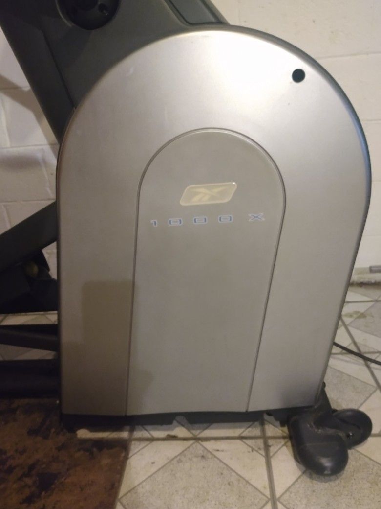 Reebok 1000X Elliptical Workout Machine for Sale in Takoma Park MD OfferUp