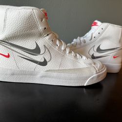 Nikes 