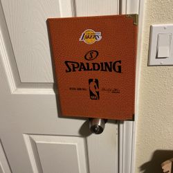 Los Angeles Lakers Spalding  Official Game Ball NBA  Folder.