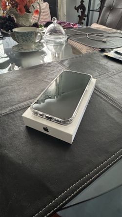 iPhone 16e