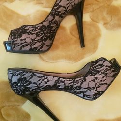 GUESS Black Lace Peep Toe Heels