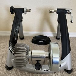 Giant Indoor Cycling Trainer 
