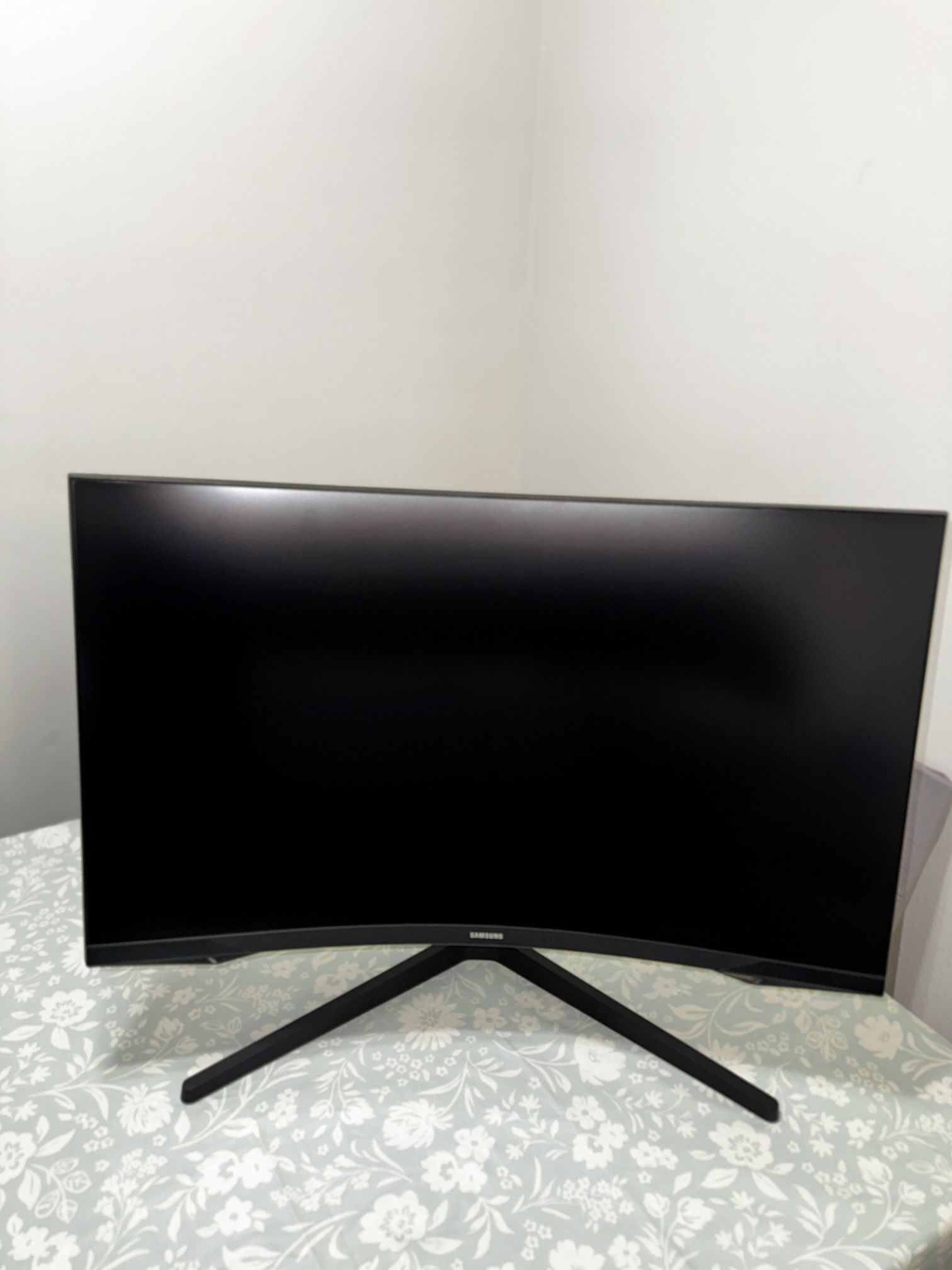 Samsung Odyssey G5 Curved Monitor Game 32 Inch
