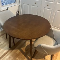 Great Condition Table & Chairs Set