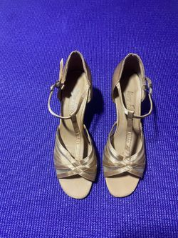 Very Fine Ballroom Dance Shoes Size 6,  Ladies Latin/Rhythm Classic Series Ballroom Shoes Light Gold Leather & Flesh Mesh
