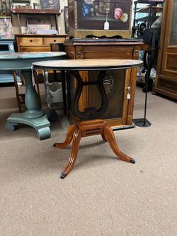 Harp table with music note top