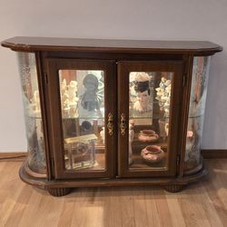 Lighted Curio / Display Cabinet