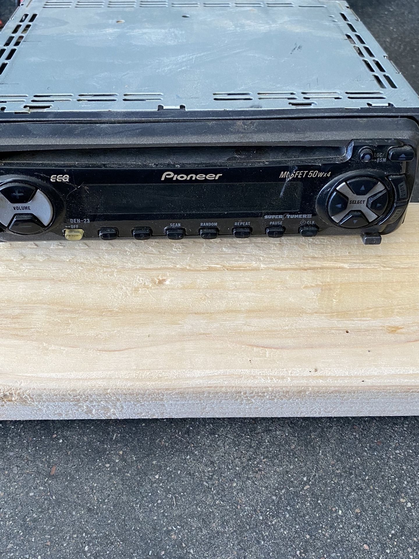 Pioneer Car Super Tuner/cd Player Looks To Be In Good Condition