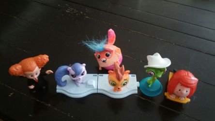 6 little toys!