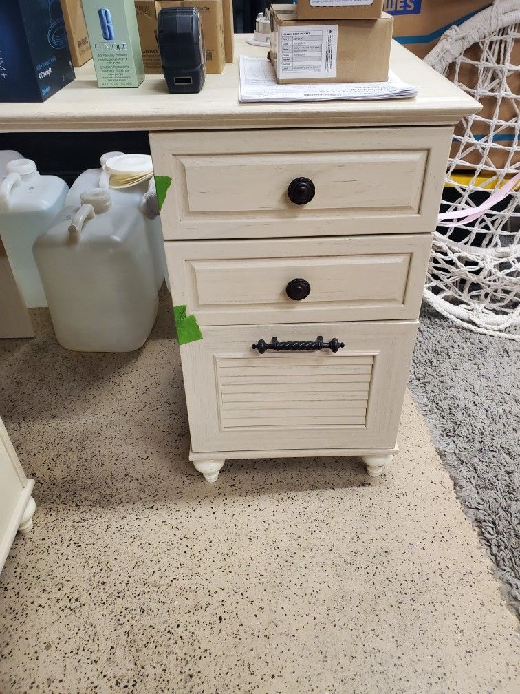 Like New Wairfair L Office Desk Forsale - Free 