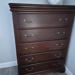 Solid Wood 3-Piece Bedroom Set – $175