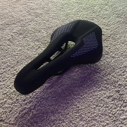 Extremely Nice Bike Seat {BRAND NEW}