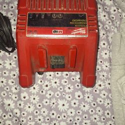 Milwaukee M-18 Quick Charger