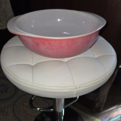 Vintage Pink And Yellow Pyrex Bowls 
