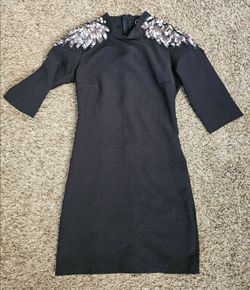New Women Small Black Sequin S Shoulder design Wing Coctail unique Dress party

Brand new,  no tags
Size small 
Black dress with sequin embellished sh