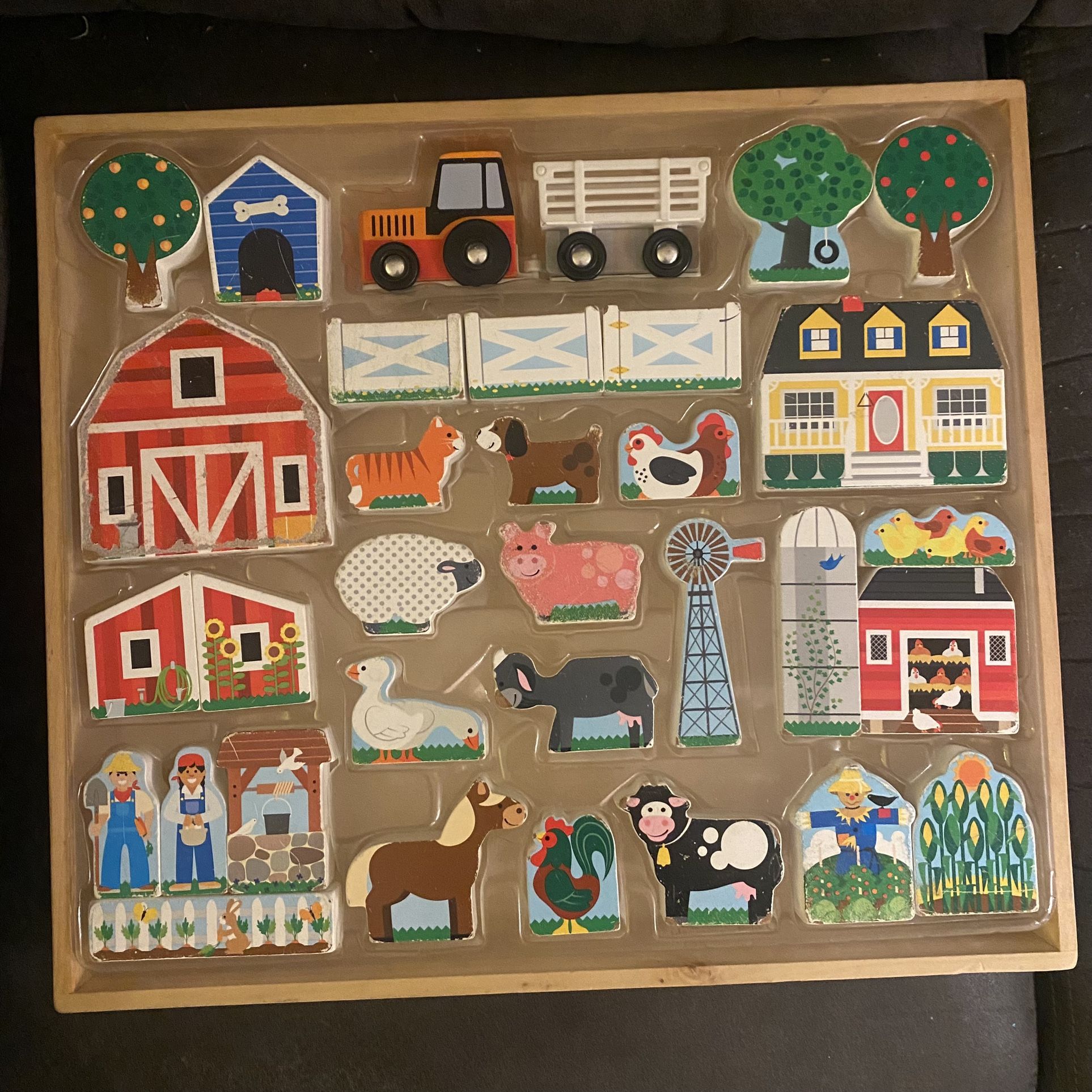 Melissa & Doug Wooden Farm & Tractor Play Set (FFP)