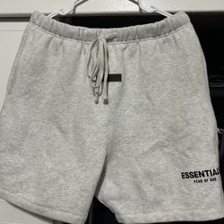 Men Essential Shorts Size Large
