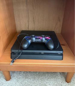PS4 (Playstation 4)