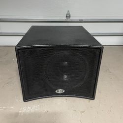 B 52 MATRIX 1000 V2 15 Powered Sub Subwoofer for Sale in