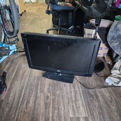 32 In LG TV Wi-Fi By Wire