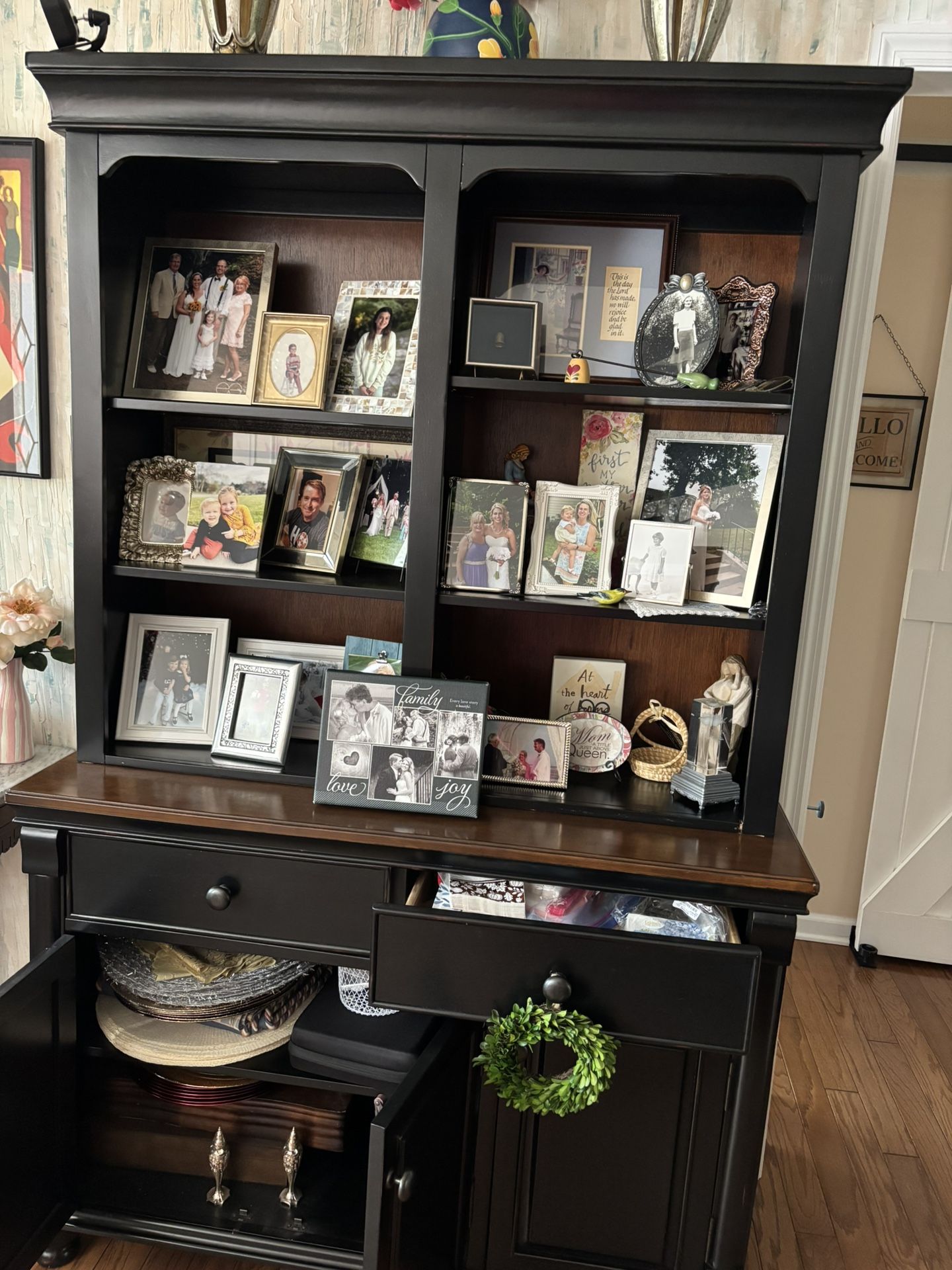 Dresser /buffet/china Display Cabinet