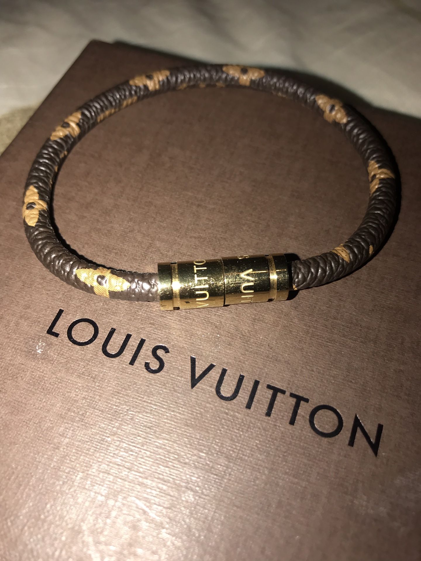 Louis Vuitton Empreinte Bracelet 18k Yellow Gold for Sale in Fort Lee, NJ -  OfferUp