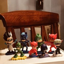 PJ Mask Cake Toppers (8) 4 In Front Are 2.25’ Inches And The Others Are 3.25’ Inches 