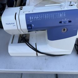 Huskystar 219 sewing Machine W/cover