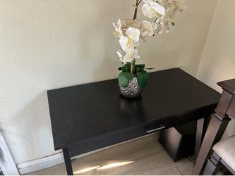 Dark brown/black desk