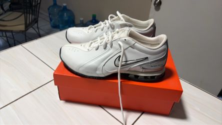 Nike Reax TR shoes
