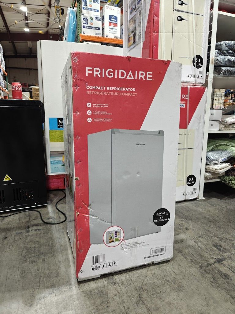 Frigidaire 3.2-cu ft Mini Fridge