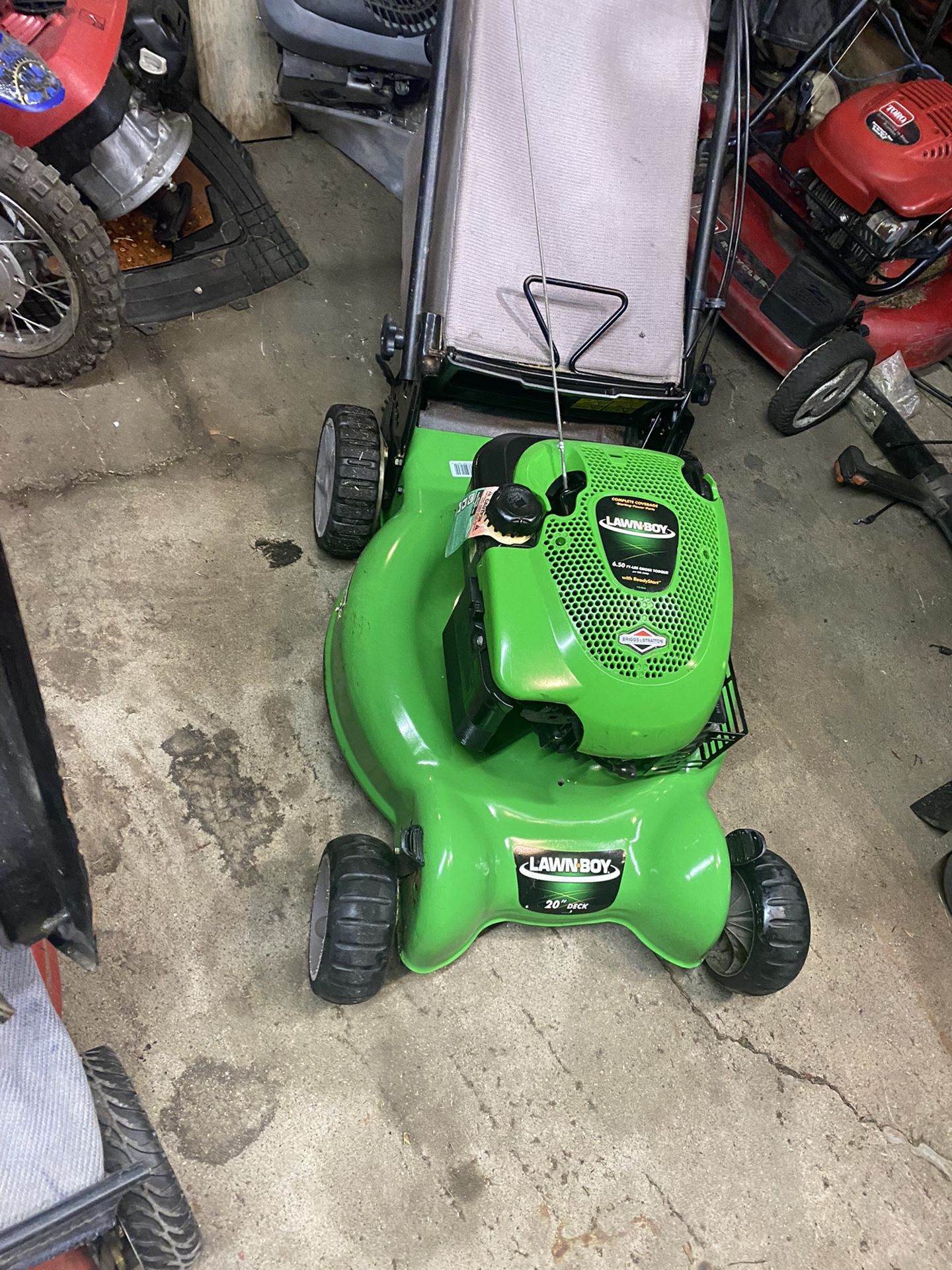 Self Propelled Lawn Boy Lawn Mower