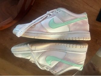 Nike dunks!