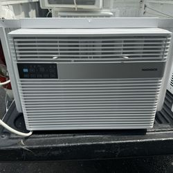 12000 btu air conditioner 225 no less new condition