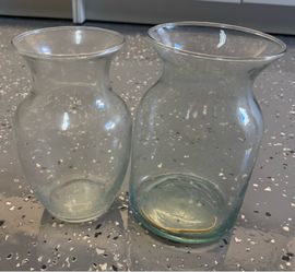 Glass flower vase