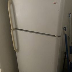 refrigerator 