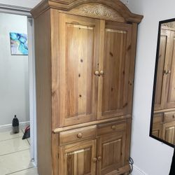 Free / Wood Armoire