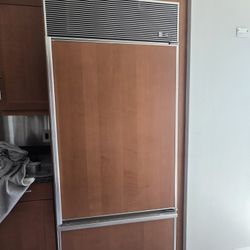 Sub Zero 650 Refrigerator 