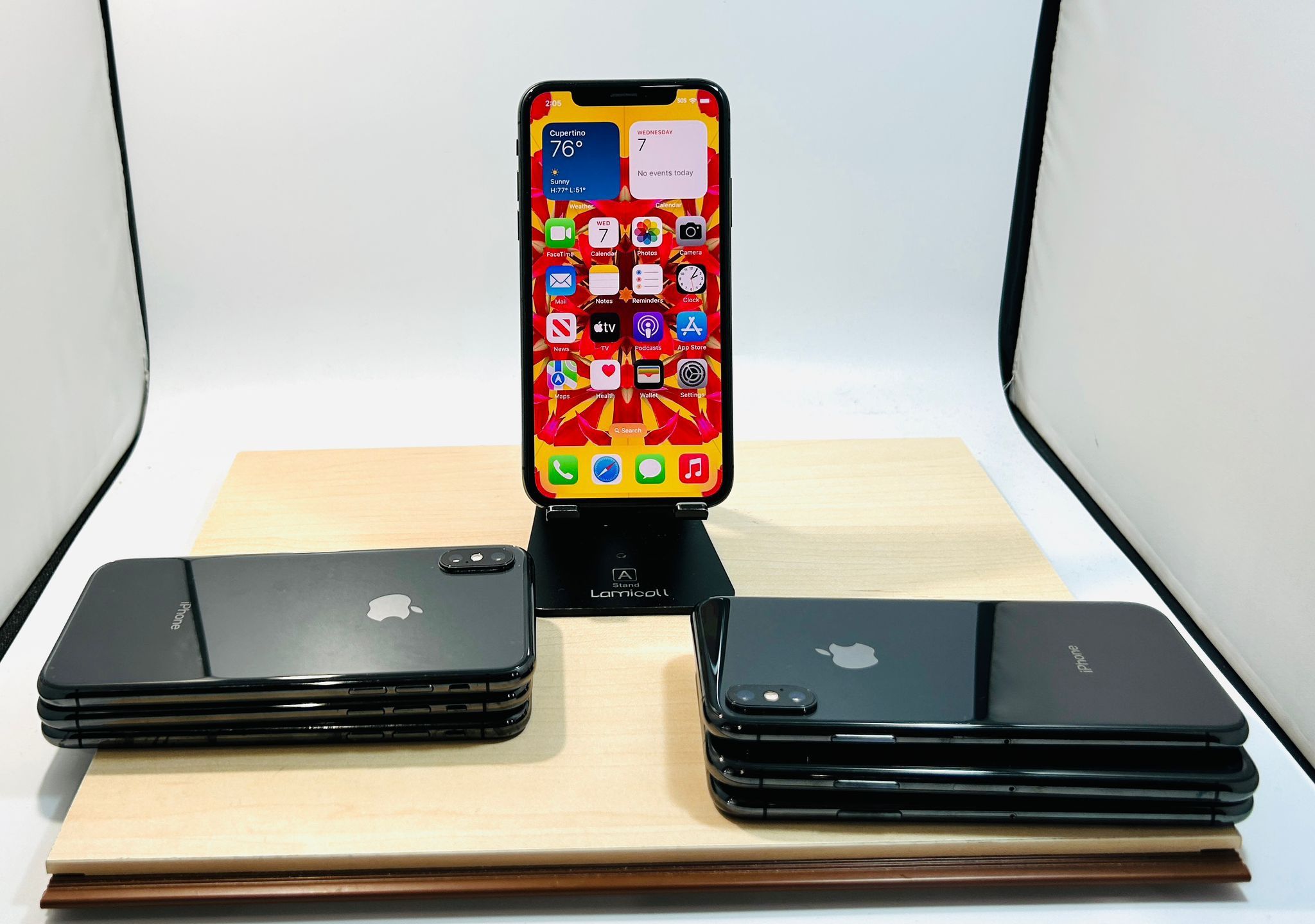 Apple iPhone XS 64GB UNLOCKED  ON SALE $180 each
