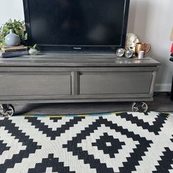 Coffee Table/TV Stand 