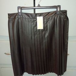50% OFF Pleated Faux Leather Skirt