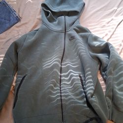 Nike Tech Green