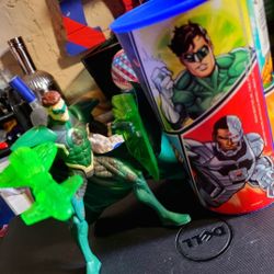 CD COMICS: 2x New, Green Lantern w/acc 5'5 figuer & 16oz cup. Firm.