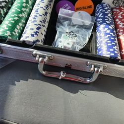Poker Chip Set With Metal Carrying Case 