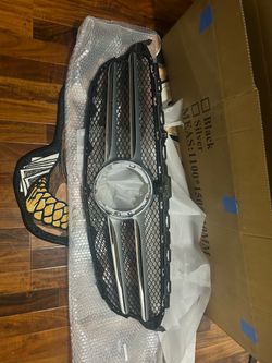 Mercedes benz C300 OEM grille