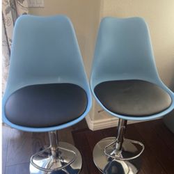 2 Bar Stools