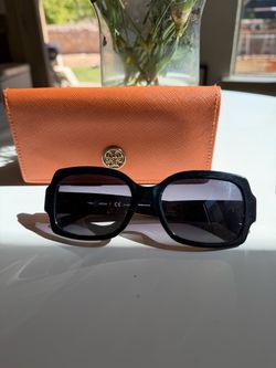 TORY BURCH SUN GLASSES