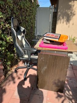 Desk and chair free!
